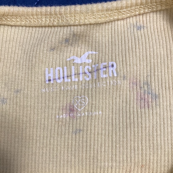 Floral Top With Ruffle Trim - Picture 2 of 5